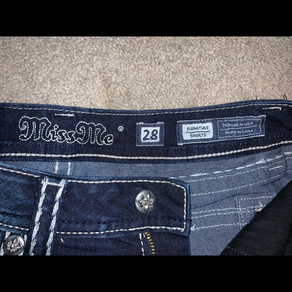 Miss Me jean shorts size 28 NWOT